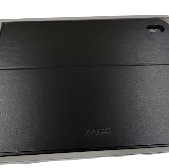 ZAGG Messenger Folio Case with Bluetooth Tablet Keyboard for iPad Pro 11" (2018) - Picture 10 of 11